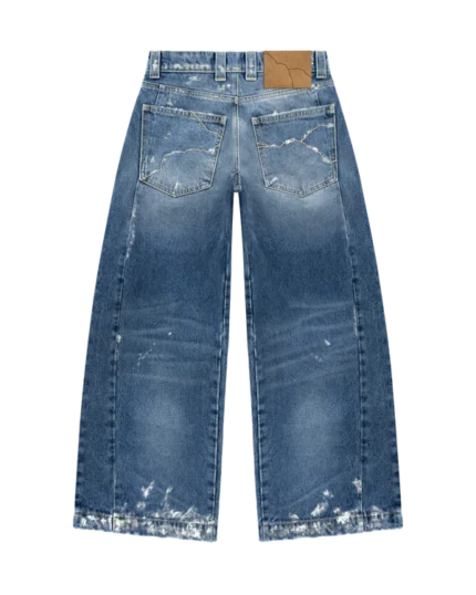 Acquista i jeans Reaven Silver Snowfall Rift Denim dal nostro negozio. Questi jeans di alta qualità, dal lavaggio medio, presentano un effetto anticato color argento e un'audace silhouette con spacchi. Acquista ora!